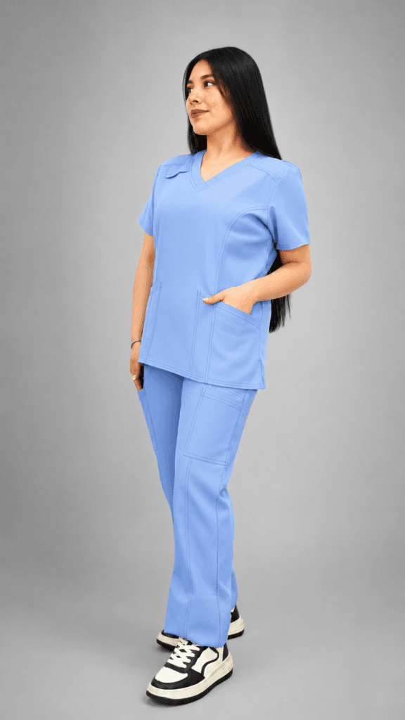 Uniforme Médico Celeste Premium con Pantalón Cargo
