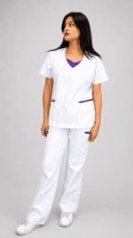 Uniforme Médico Premium Blanco con Detalles Morados para Mujer